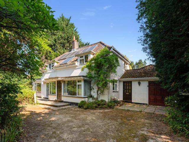 House for sale in Barton Stacey, Hampshire