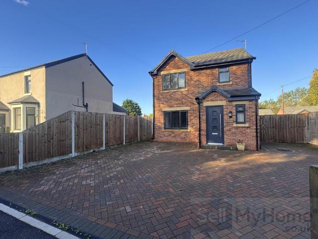 House for sale in Common Edge