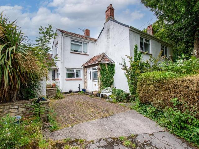 House for sale in Mearns, Farmborough