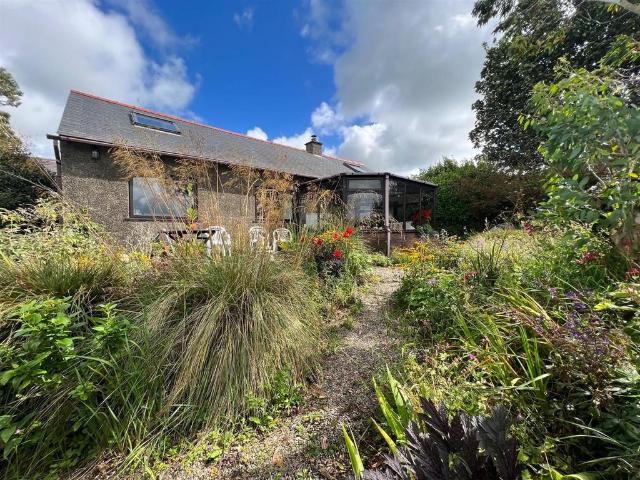 House for sale in Llaniestyn, Wales