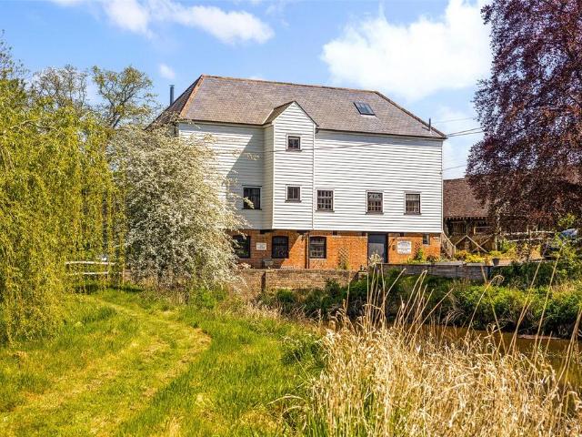 House for sale in Littlecote, West Sussex