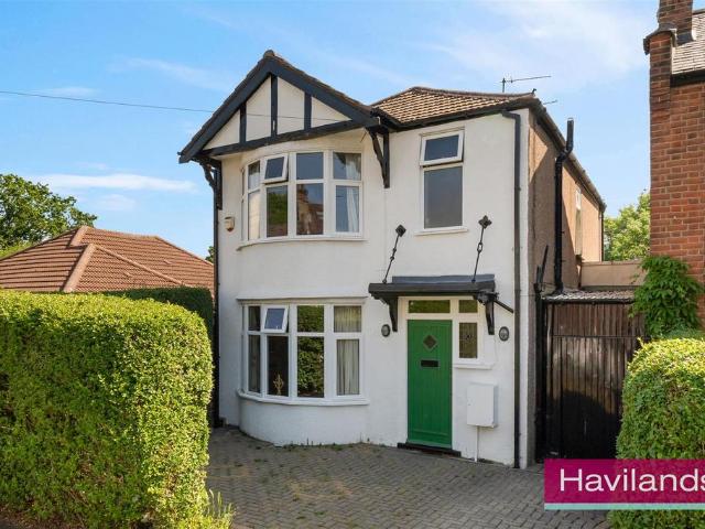 House for sale in East Barnet, Greater London