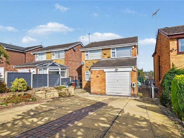 House for sale in Churwell, West Yorkshire