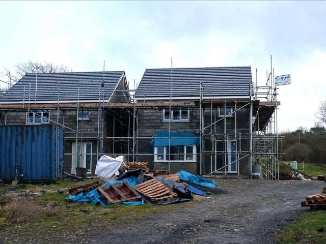 House for sale in Llannon, Tumble