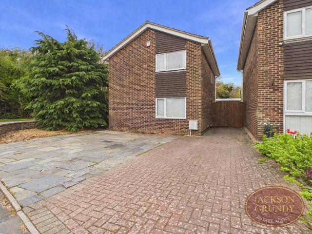 House for sale in Headlands, Northampton
