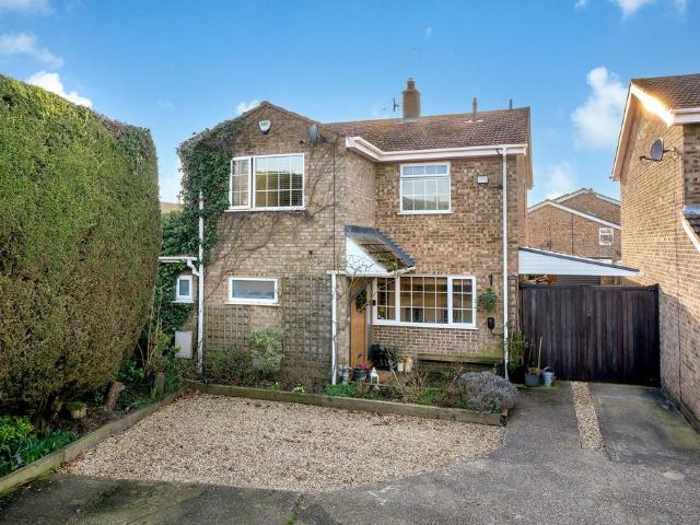 House for sale in Caddington, Bedfordshire