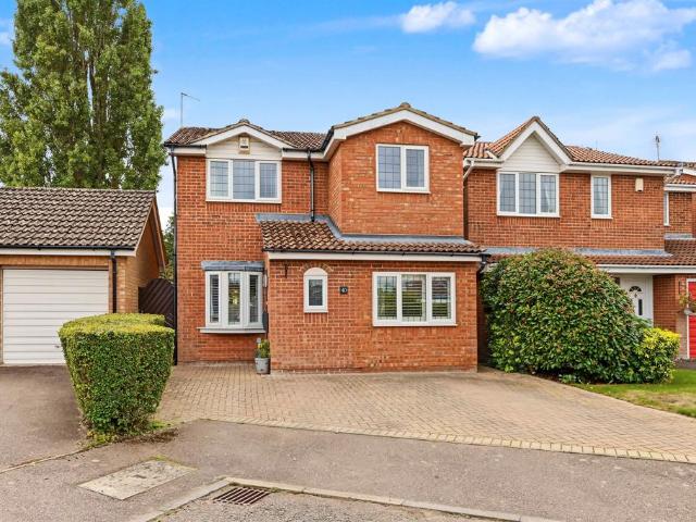 House for sale in Aston Clinton, Buckinghamshire