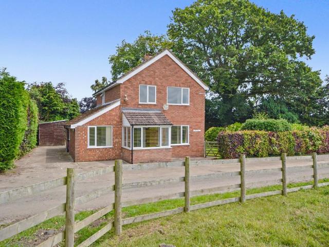 House for sale in Pembridge