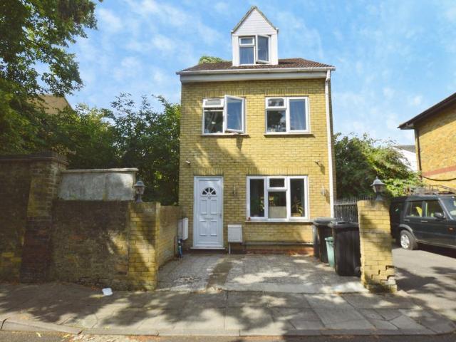 House for sale in West Hackney, Greater London