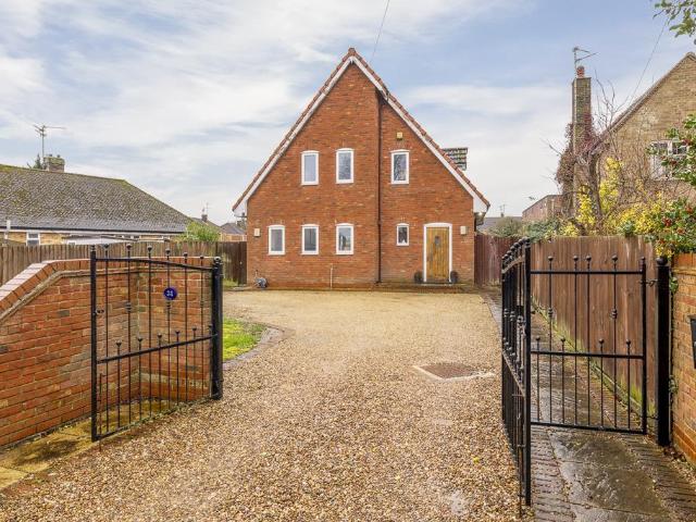 House for sale in Clay Lake, Gosberton Clough