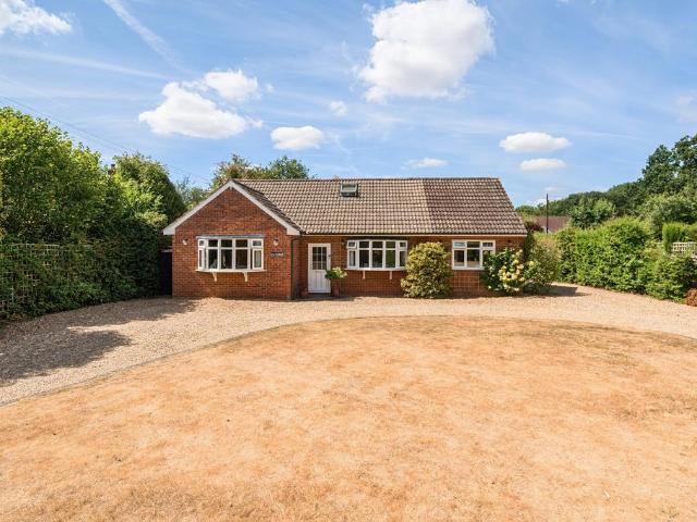House for sale in Five Acres, Hertfordshire
