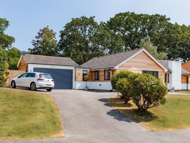 House for sale in Alverstone, Newchurch