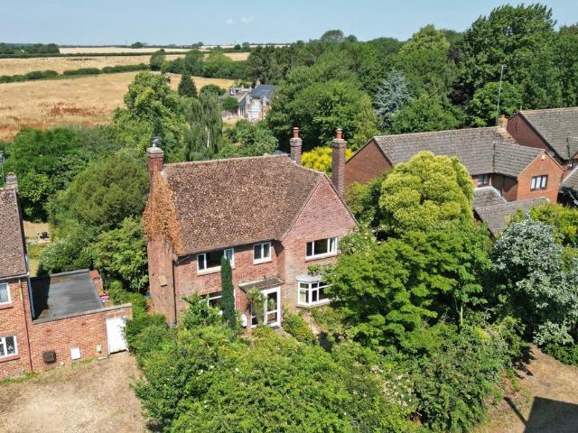 House for sale in Geddington