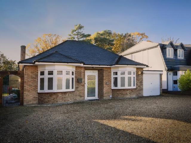 House for sale in Hutton Mount, Navestock Side