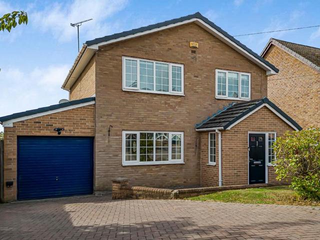 House for sale in Bramley, South Yorkshire