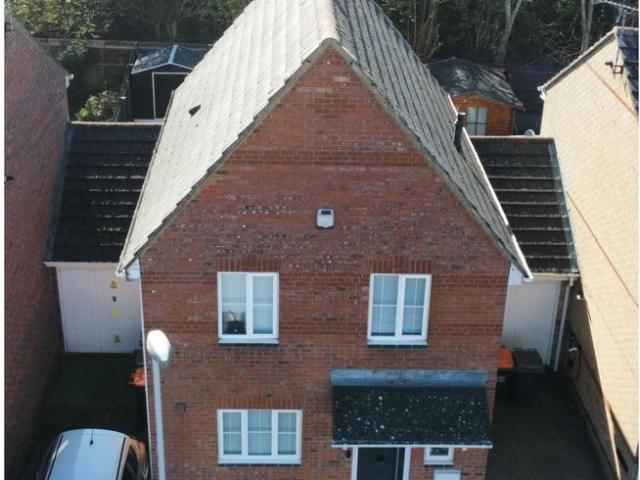 House for sale in Houghton Regis, Bedfordshire
