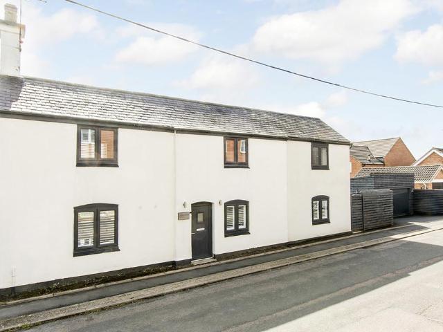 House for sale in Stanford On Avon, Leicestershire