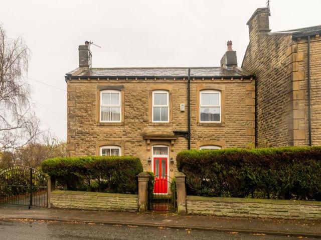 House for sale in Drighlington, Adwalton