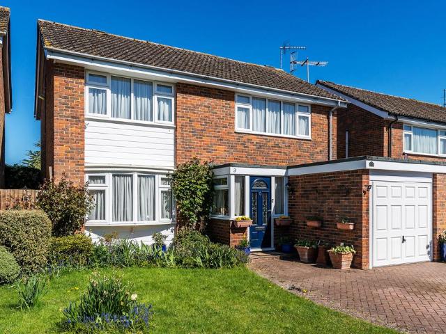 House for sale in The Butts, Kent