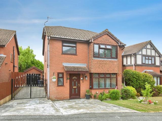 House for sale in Oakwood, East Midlands