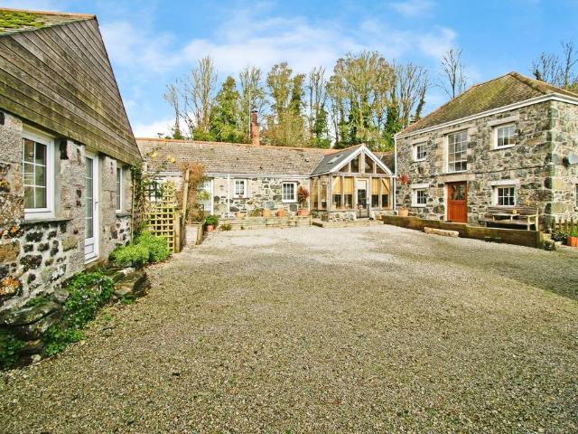 House for sale in Grade-Ruan, Ruan Minor