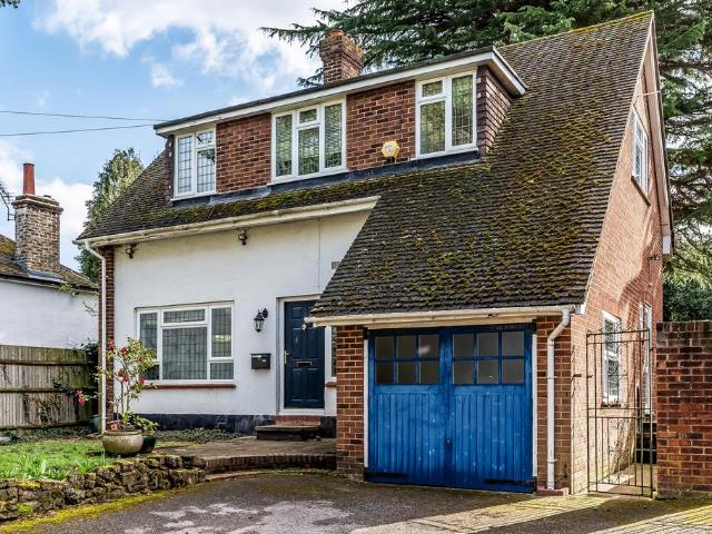 House for sale in The Butts, Kent