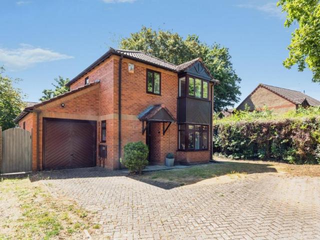 House for sale in Fenny Stratford, Milton Keynes