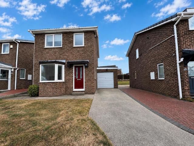 House for sale in Mapplewell, South Yorkshire
