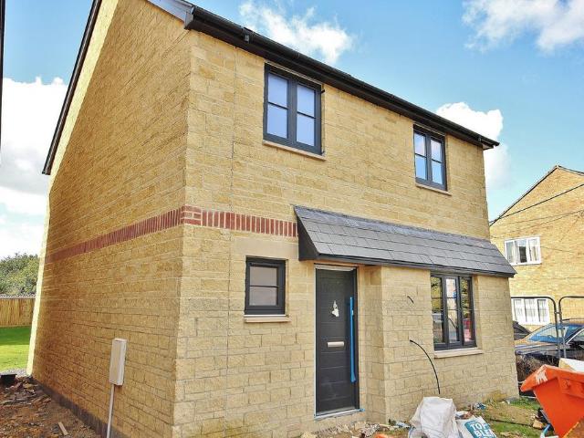 House for sale in Carterton, West Oxfordshire