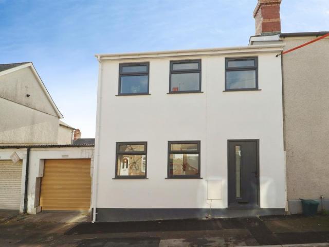 House for sale in Cadoxton, Barry