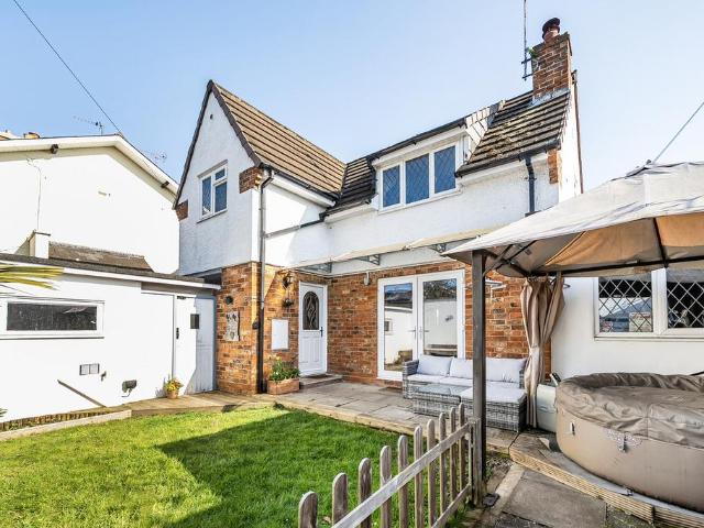 House for sale in Ewens Farm, Golden Valley