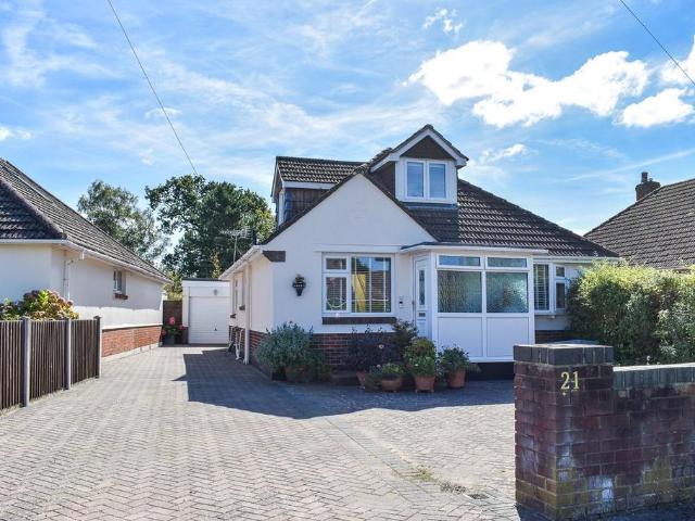 House for sale in Burton and Winkton, Burton