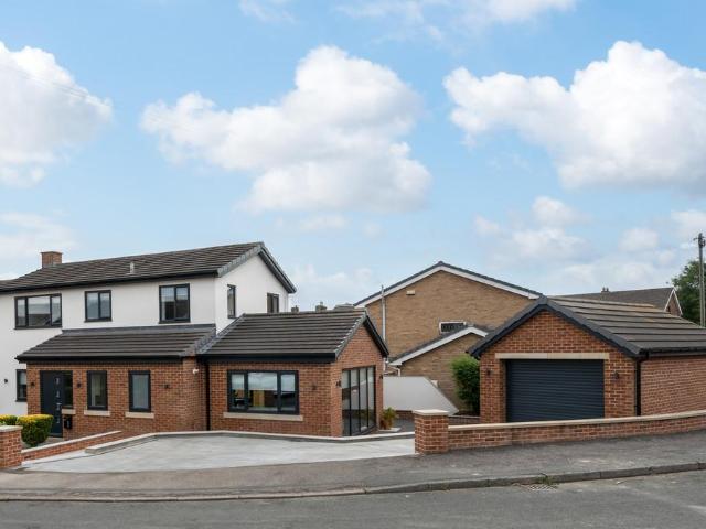 House for sale in Heckmondwike, West Yorkshire