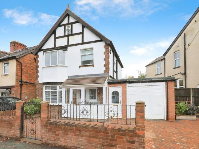 House for sale in Goldthorn Hill, Penn