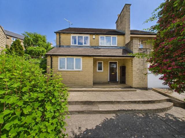 House for sale in Froggatt, East Midlands