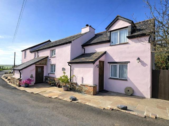 House for sale in Jacobstow, Cornwall