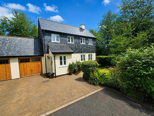 House for sale in Weir Quay, Devon