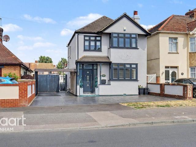 House for sale in Rainham, Greater London