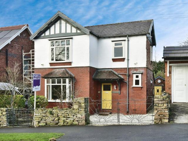 House for sale in Hurdsfield, Macclesfield