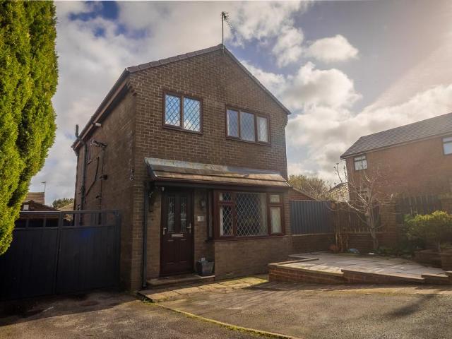 House for sale in Broad Folds, Clayton