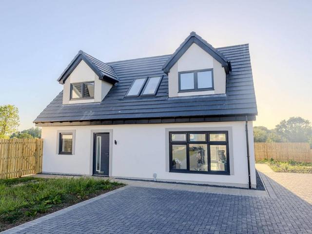 House for sale in Crosshouse, Scotland