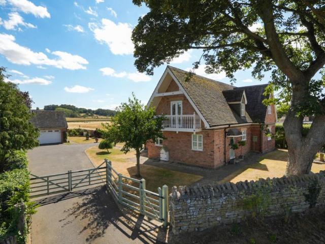 House for sale in Barholm, Lincolnshire