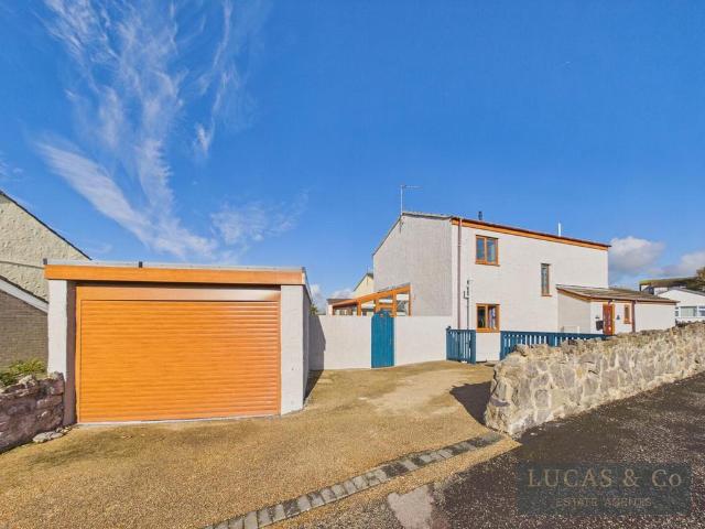 House for sale in Pentre Uchaf, Llanfairpwllgwyngyll