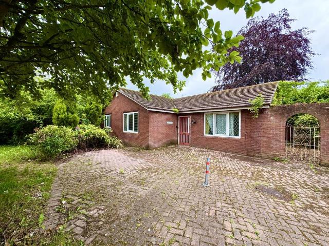 House for sale in Denton's Green, St Helens