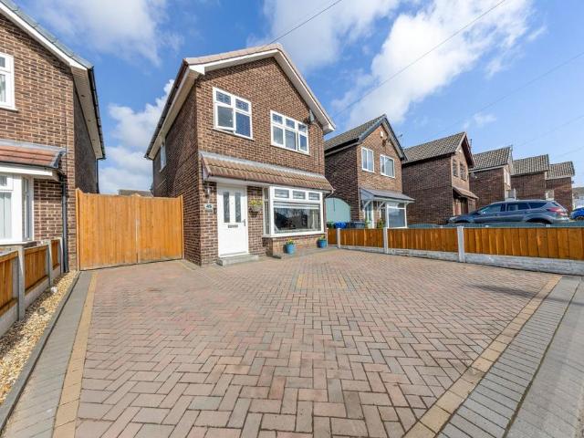 House for sale in Hood Manor, Warrington