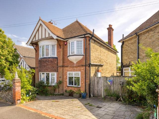 Bungalow for sale in Upton, Acol
