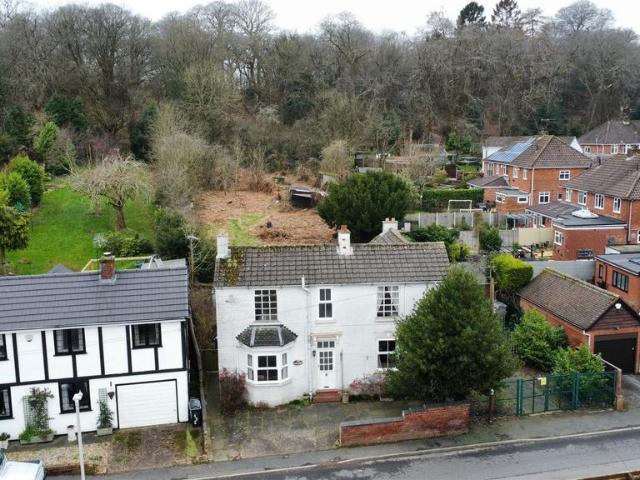 House for sale in Kingswinford, West Midlands