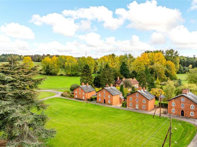 House for sale in Northamptonshire