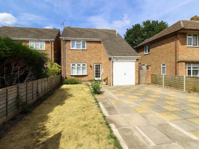 House for sale in Green Close, Warwickshire