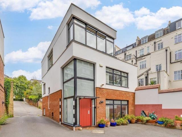 House for sale in St. John's Wood, Greater London